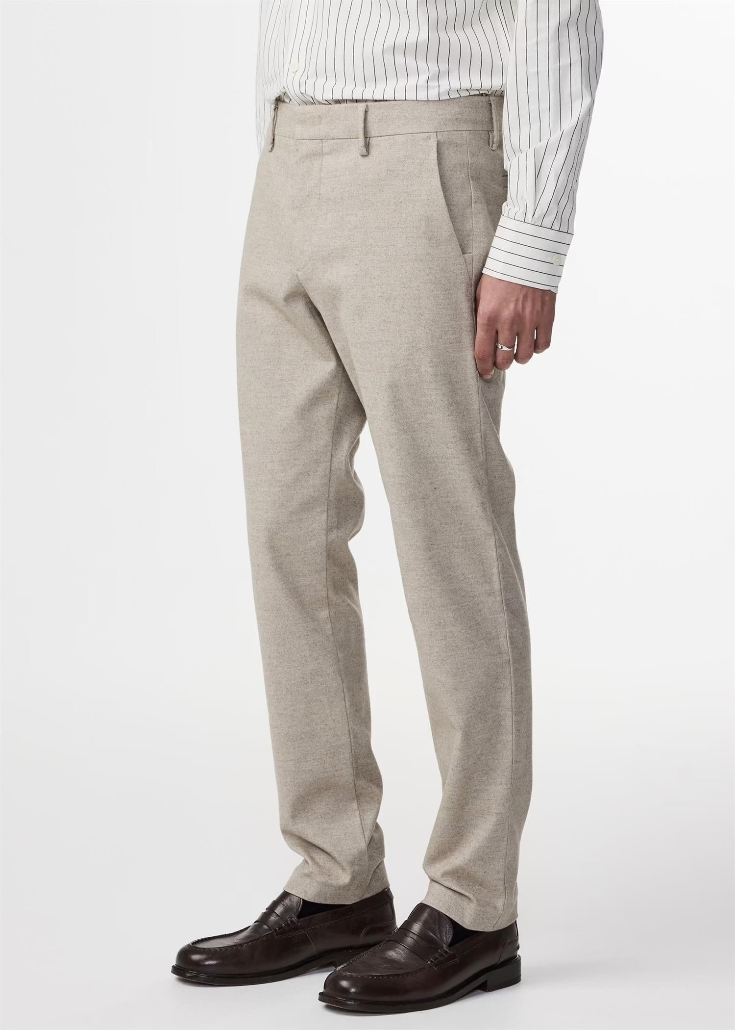 Theo 1067 Chinos
